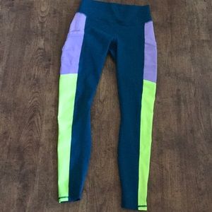 Tri Colored Fabletics Powerhold Leggings